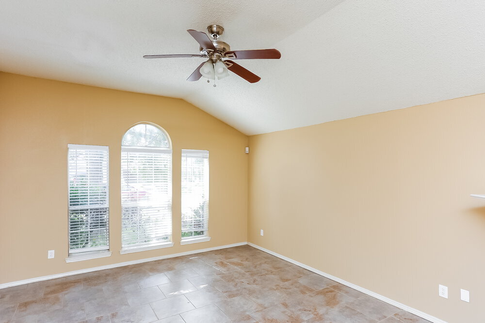 Building Photo - 7325 Meadows Dr N