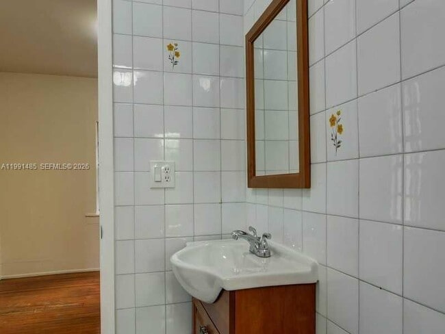 Building Photo - 1507 Genoa St