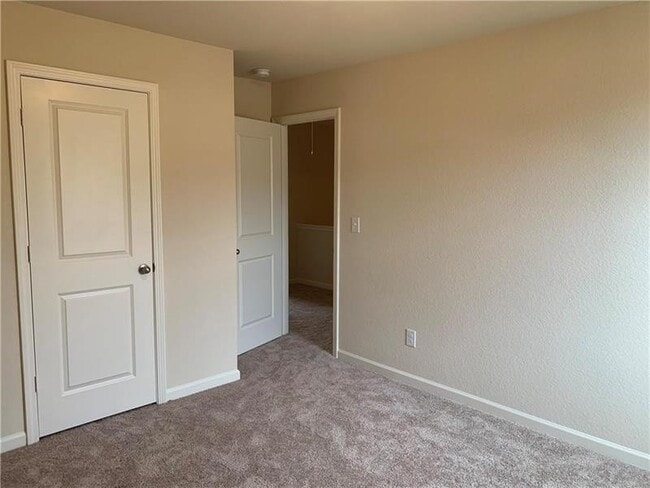 Building Photo - 960 Walnut Creek Cir