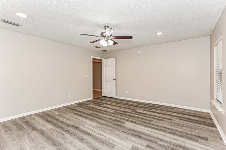 Building Photo - 1027 Preakness Ct