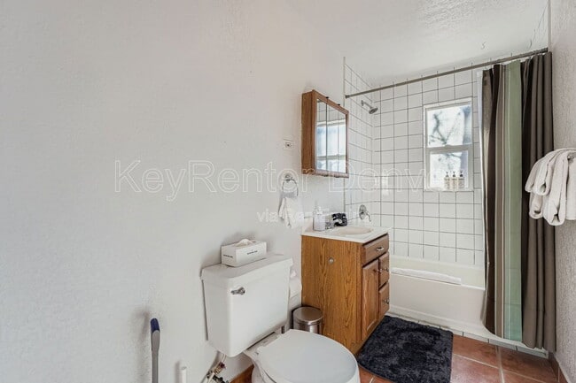 Building Photo - 2928 Milwaukee St