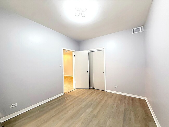 Building Photo - 902 W Margate Terrace