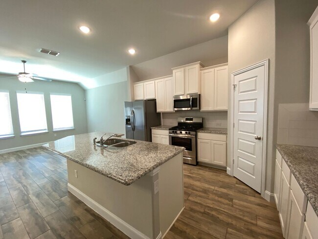 Building Photo - Live Minutes from Historic Gruene and Downtown New Braunfels! 4/3/2 Home in Gruenefield Subdivisi...