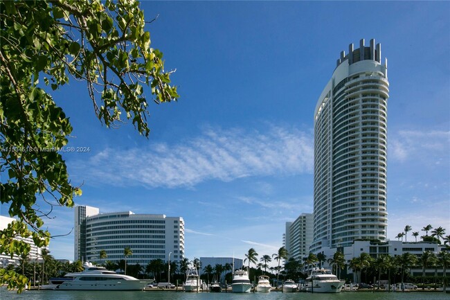 Building Photo - 4401 Collins Ave