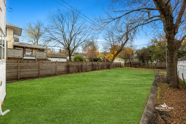 Building Photo - Single Family Home in Historic Oak Park Neighborhood