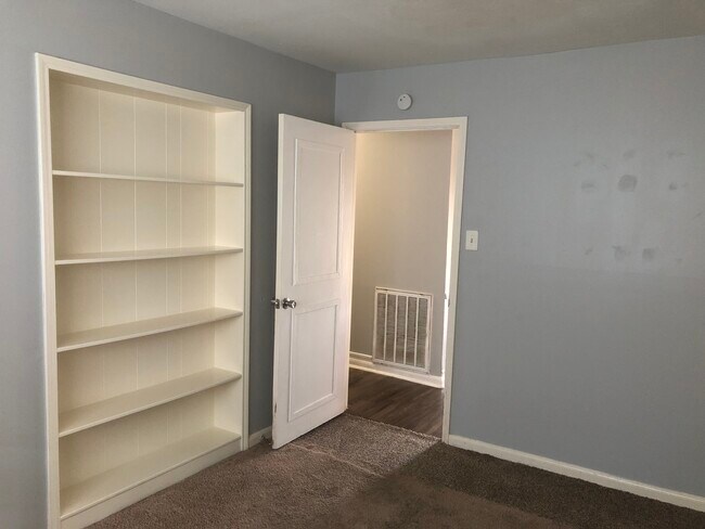 Building Photo - 10915 Gatlinburg Dr