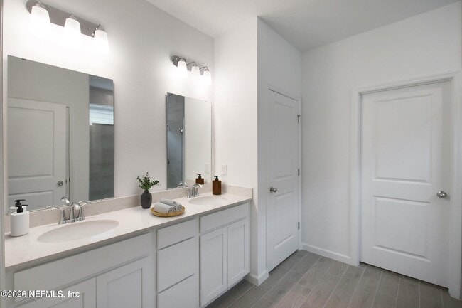 Building Photo - 42 Pentwater Rd