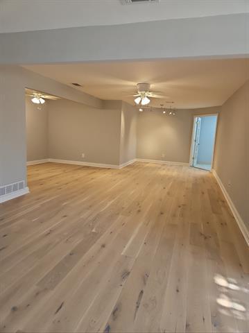 Building Photo - 137 Oakview