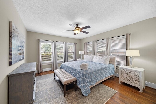 Building Photo - 1631 Castle Ct