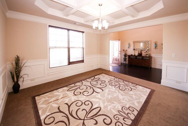 Building Photo - 3415 Pointe Vecchio Cir