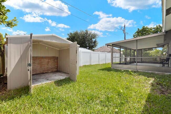 Building Photo - 3827 Barkis Ave