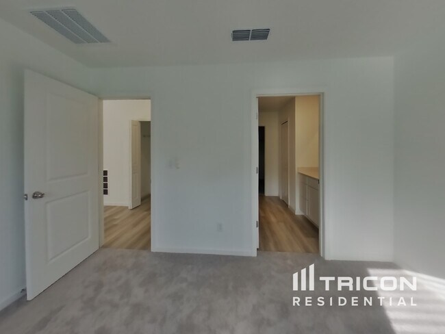 Building Photo - 10746 Lishwood Wy