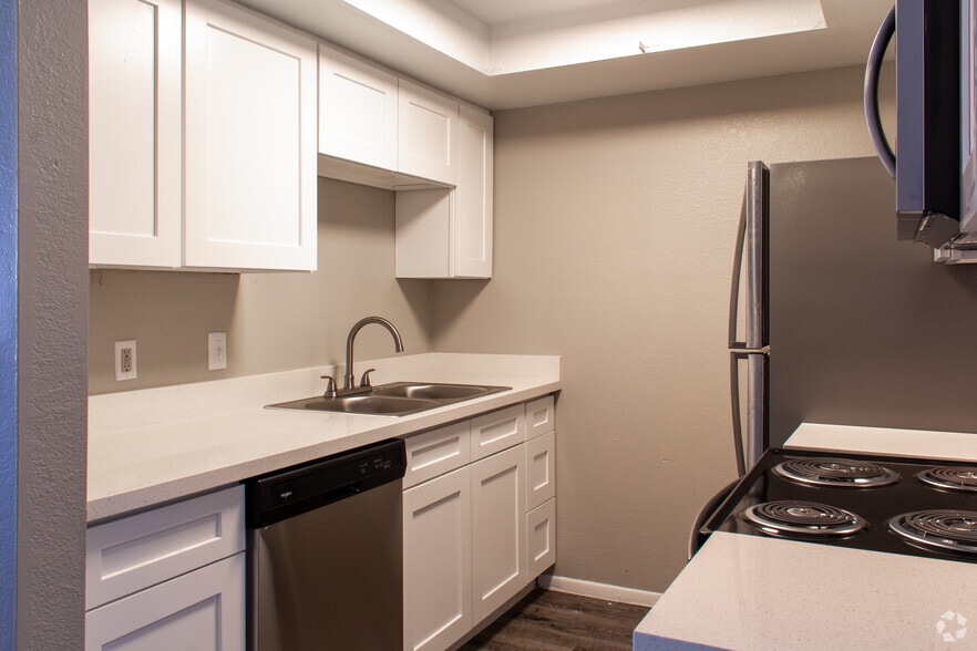 Renovated - 1 BD, 1 BA - 750 SQ FT - Copper Canyon Apartments
