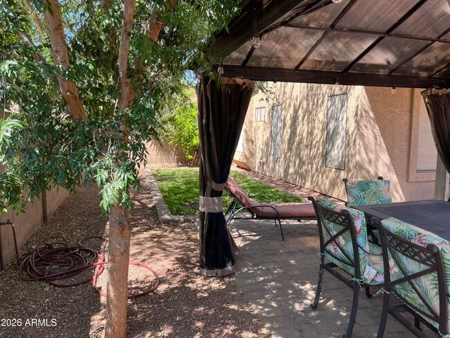 Building Photo - 3921 E Graythorn St