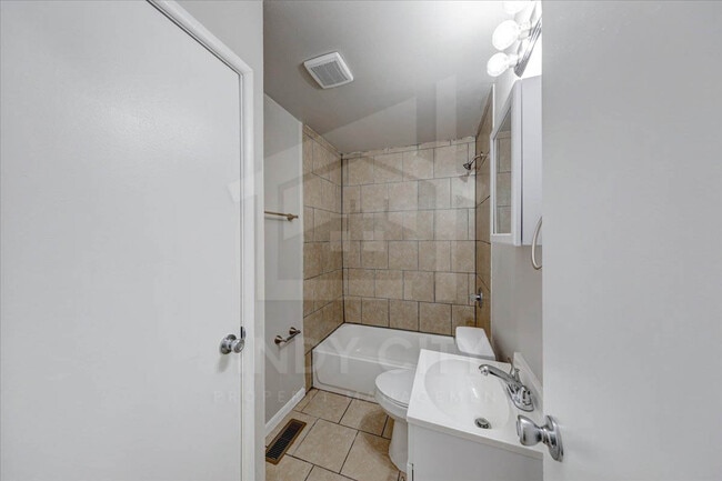 Building Photo - 3224 Welch Dr