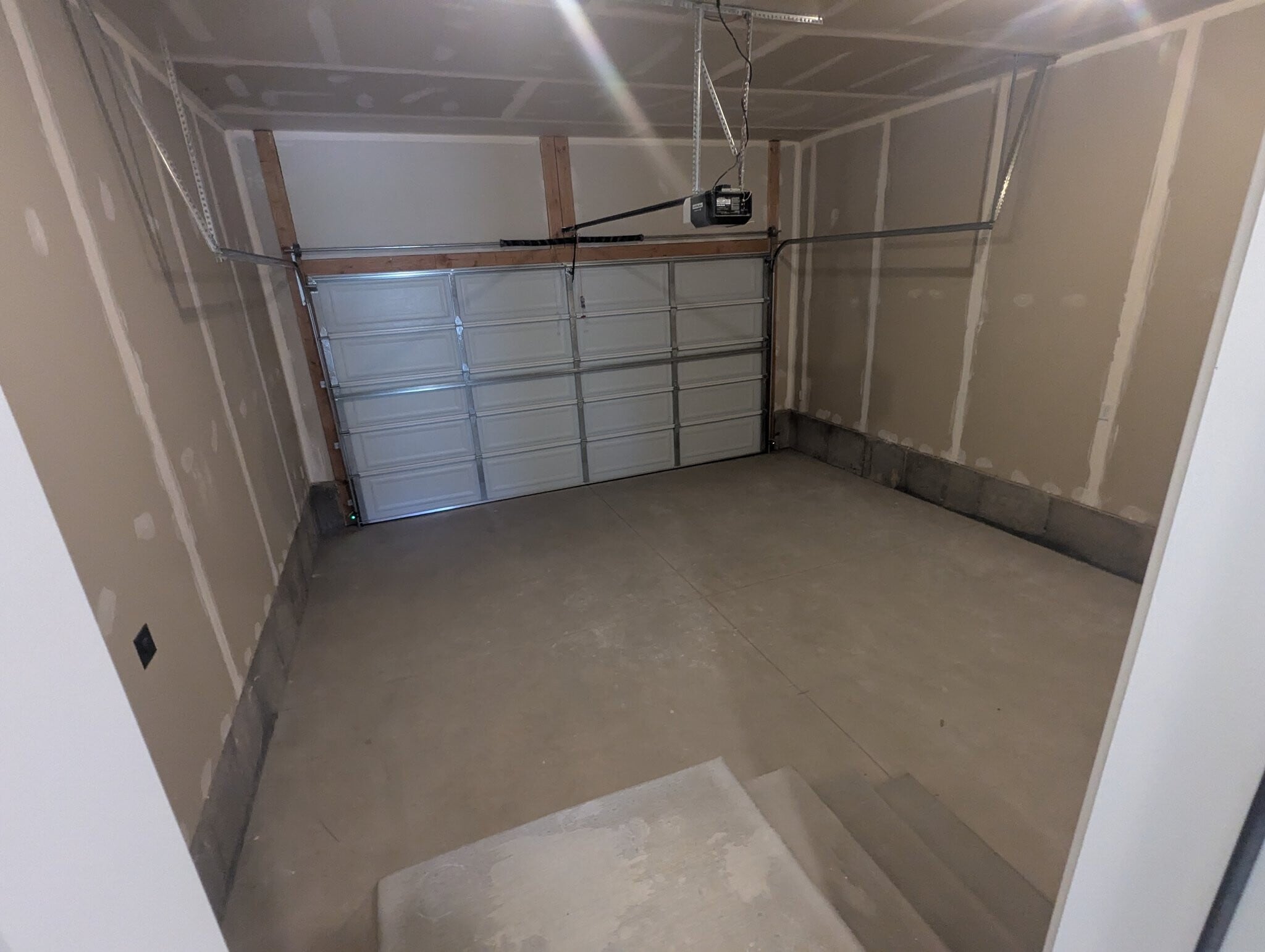 Building Photo - 616 W 650 N