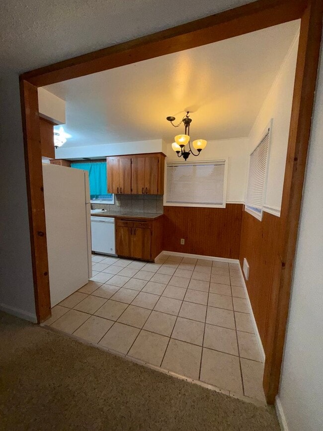 Building Photo - 6404 W Beech St