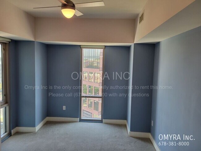 Building Photo - Stunning 3-Bedroom Midtown Condo with City Views!