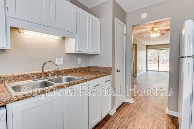 Building Photo - 2812A Thomas Lane