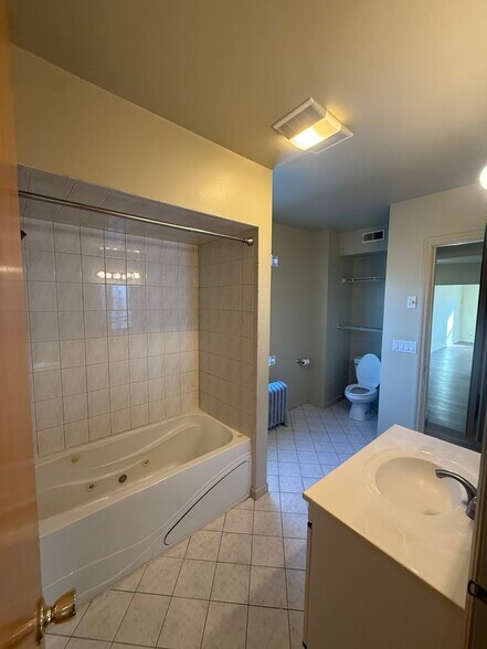 Bathroom - 740 W Nyack Rd