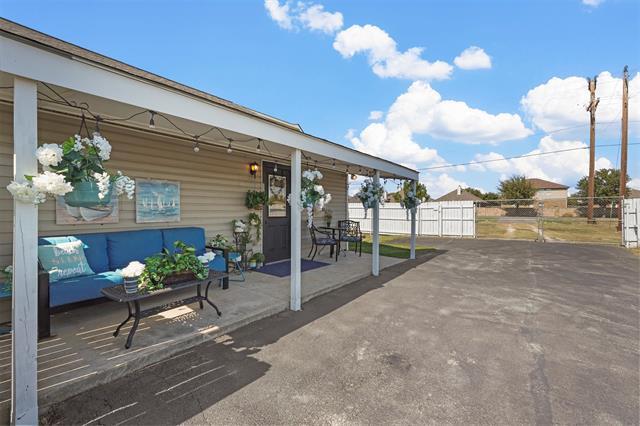 Building Photo - 20602 Hackberry Creek Park Rd