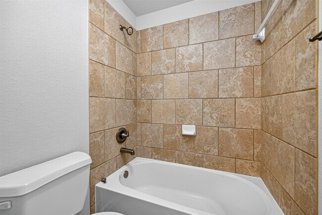 Building Photo - 50 Vershire Cir