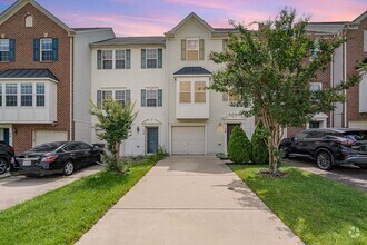 Building Photo - NORTH STAFFORD WELL MAINTAINED TOWNHOME FO...