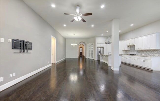 Building Photo - 29419 Wood Lily Dr