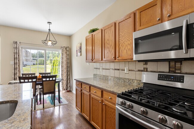 Building Photo - 9 Crest Ct