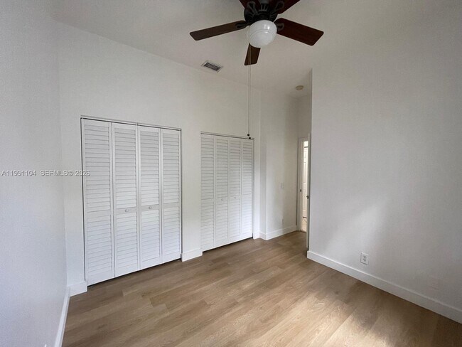 Building Photo - 1137 Croton Ct