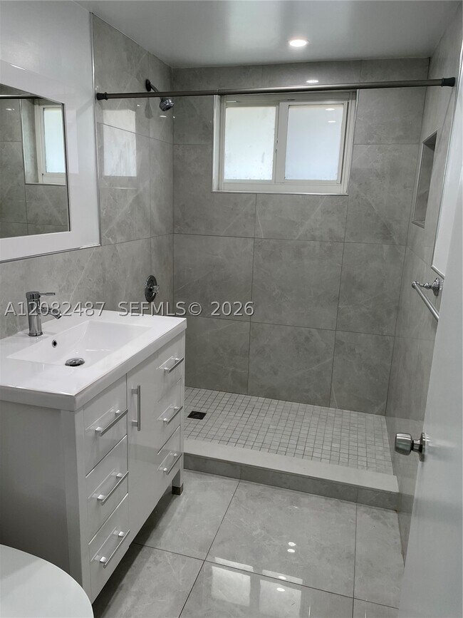 Building Photo - 8640 SW 125th St