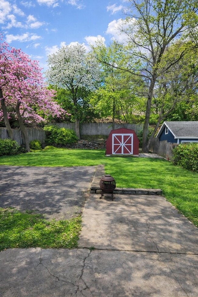 Building Photo - 632 Piermont Ave