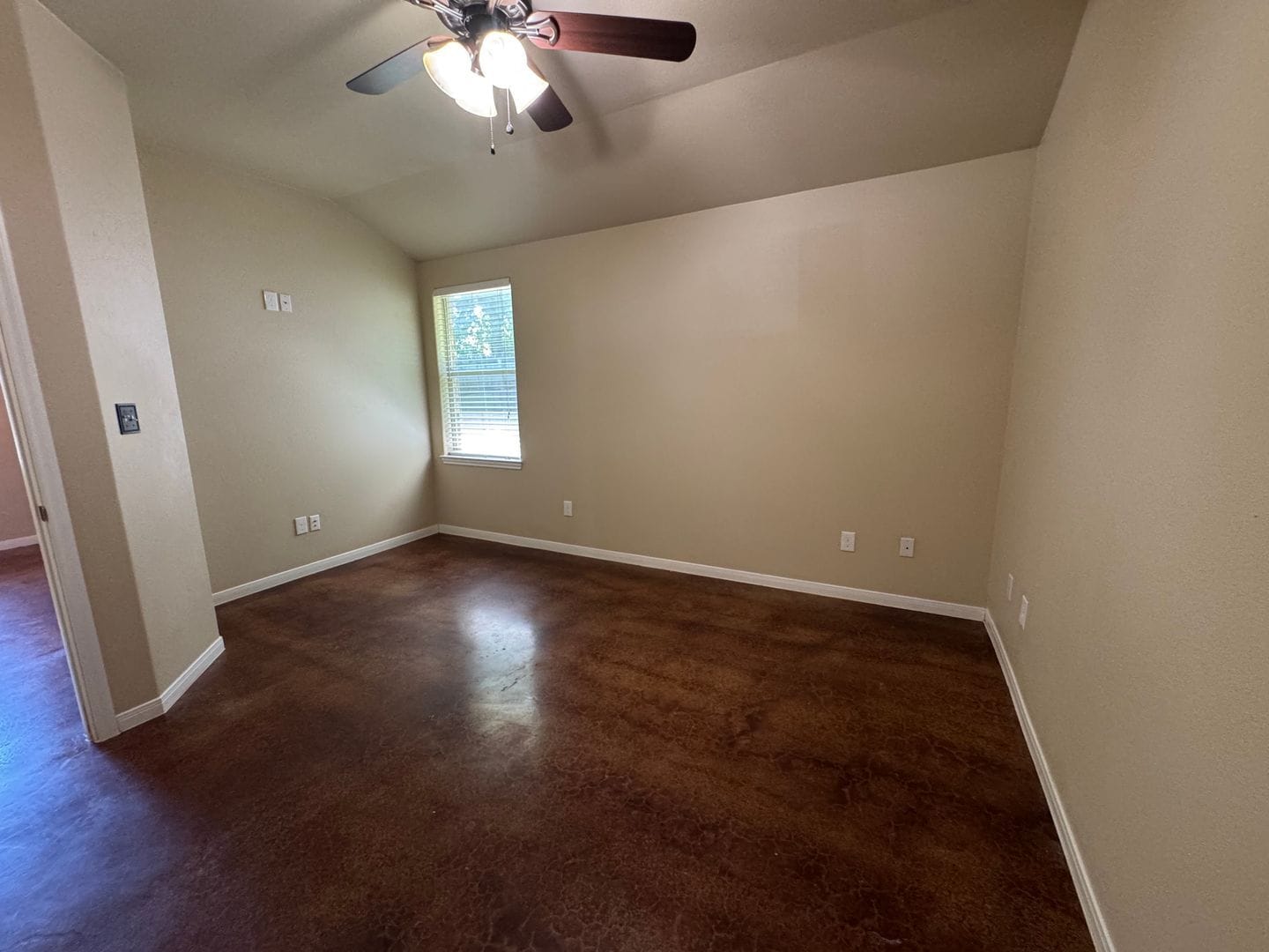Building Photo - 4305 Cambridge Dr