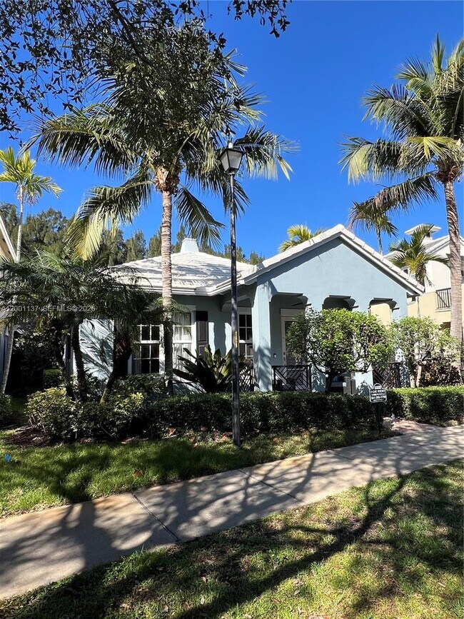 Building Photo - 184 W Bay Cedar Cir