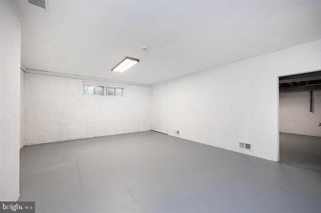 Building Photo - 1226 Fleetwood Rd