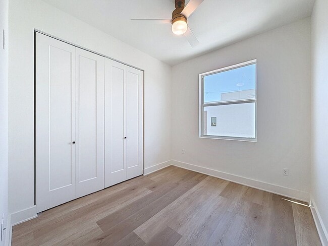 Building Photo - 336 14th St N