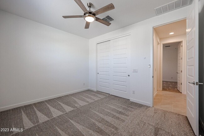 Building Photo - 2071 W Sierra Sunset Trail