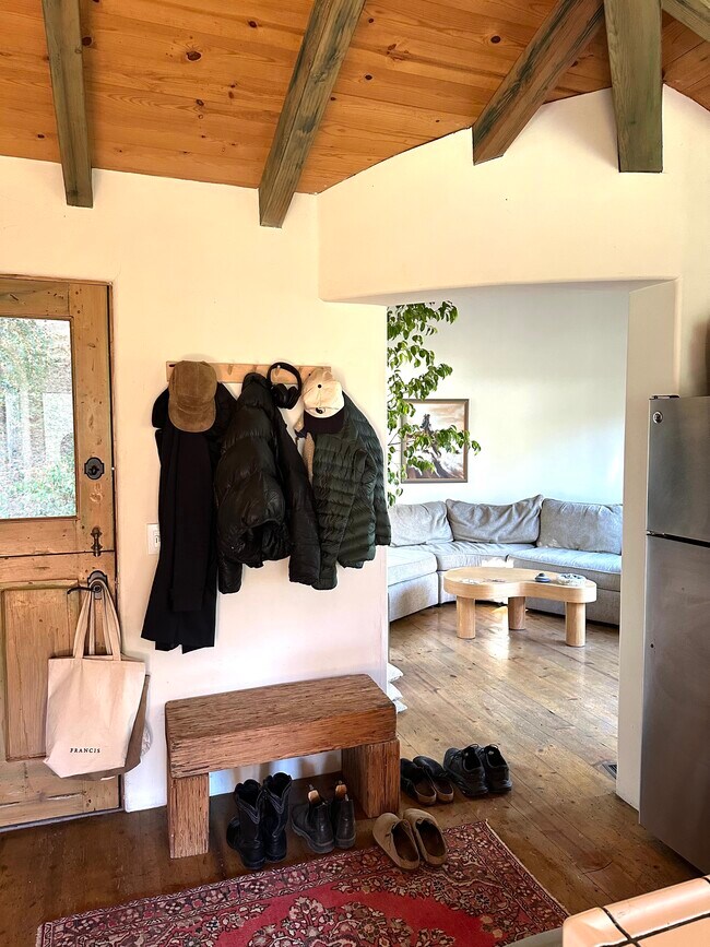 Building Photo - 1734 Topanga Skyline Dr