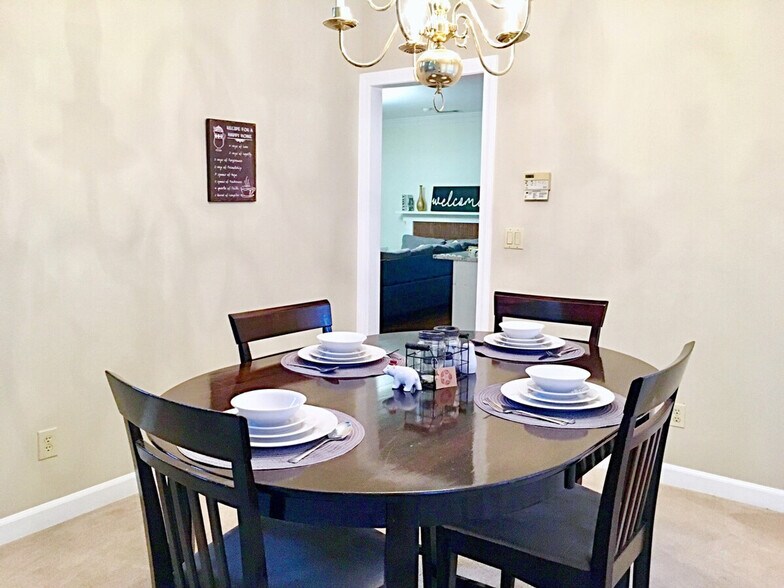 Building Photo - 2352 Mahogany Glen Pl