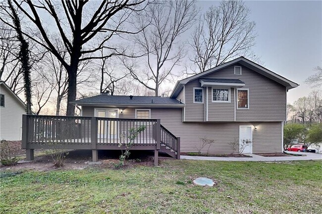 Building Photo - 2210 Grayfield Dr