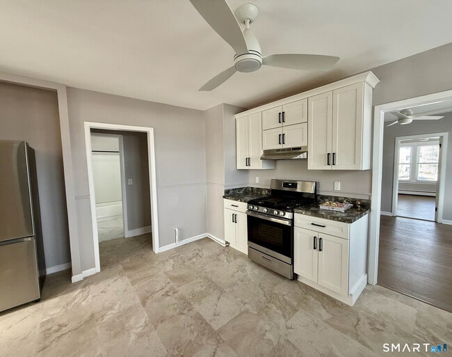 Building Photo - 24 Cross St