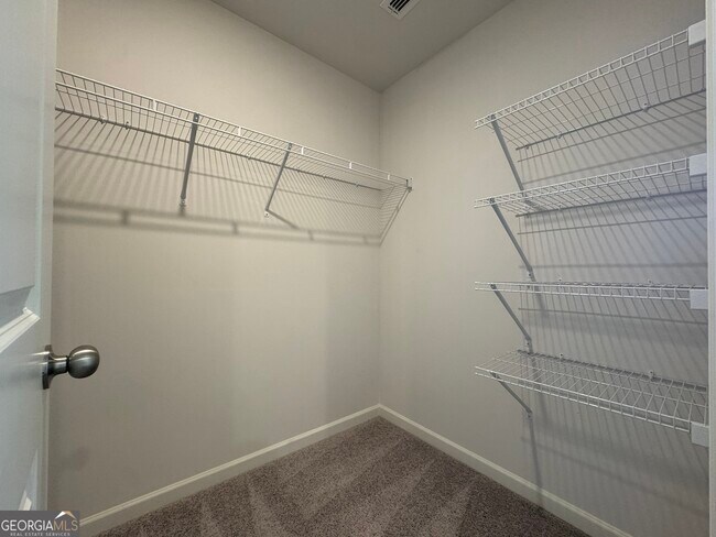 Building Photo - 528 Pemberton St