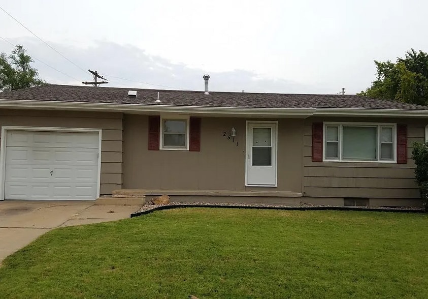 Primary Photo - 2511 Rockhurst Rd