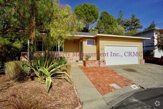 Building Photo - Available Now! 3 Bedroom Kentfield home.