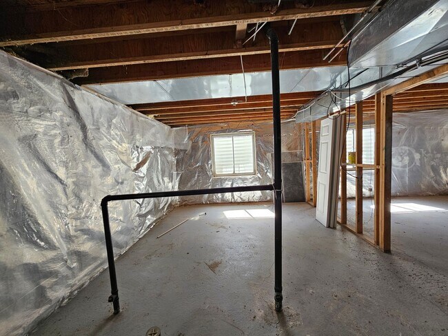 Building Photo - Beautifully Remodeled 4 Bed / 2 Bath Home in Stansbury Park