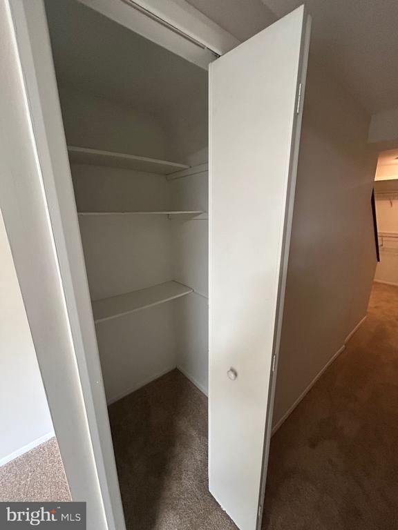 Building Photo - 7051 Knighthood Ln