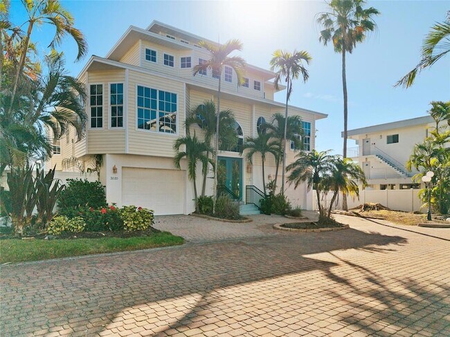 Building Photo - 3020 Gulf of Mexico Dr