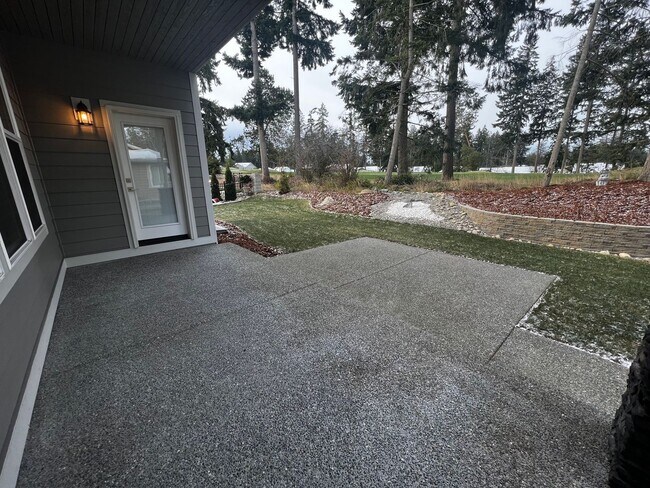 Building Photo - 4237 Caddyshack Dr NE