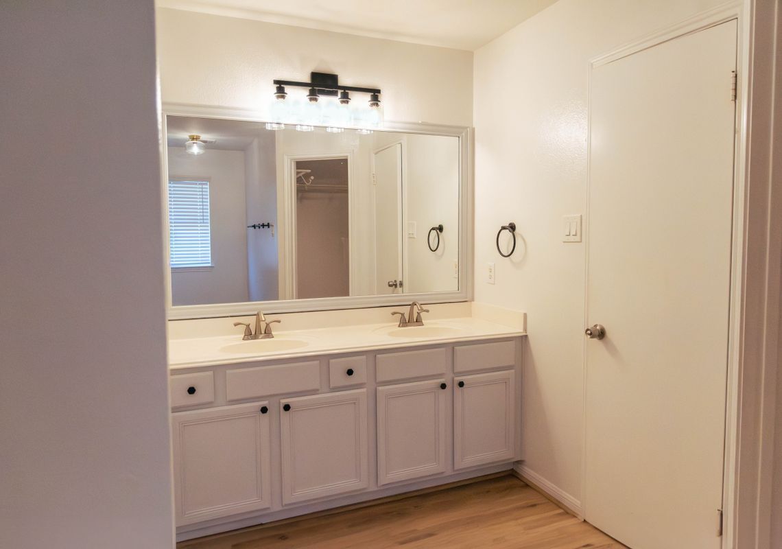 Building Photo - 2309 Loquat Ln
