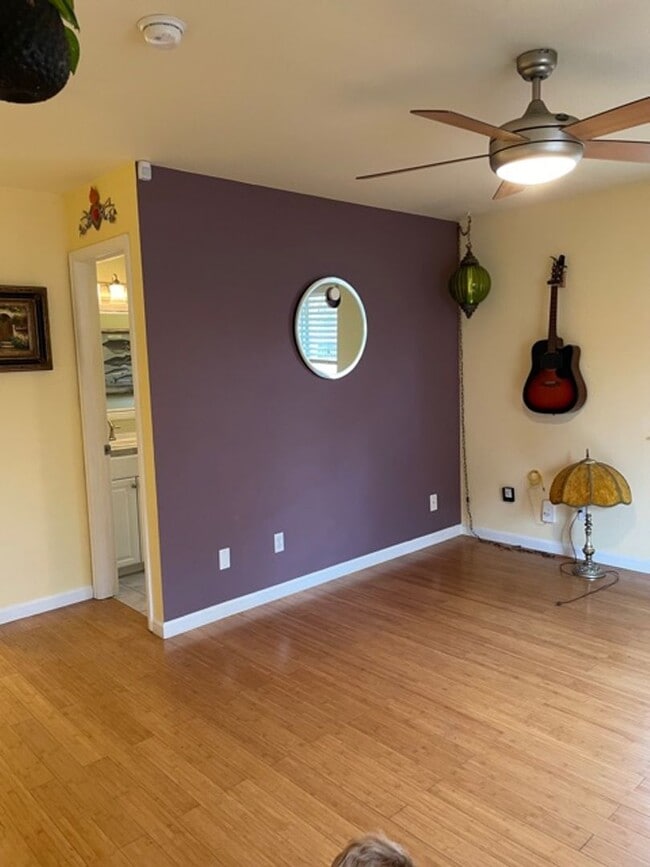 Building Photo - CHARMING 2 BED/1 BATH COZY COTTAGE LOCATED...